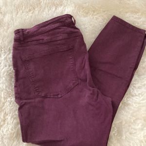 EUC Warp & Weft size 18 jeans in burgundy. Skinny leg.